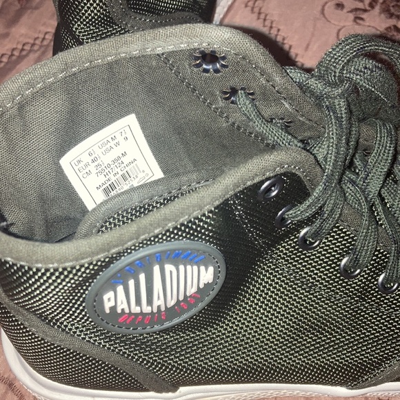 dark green palladium shoes/sneakers - Picture 5 of 10